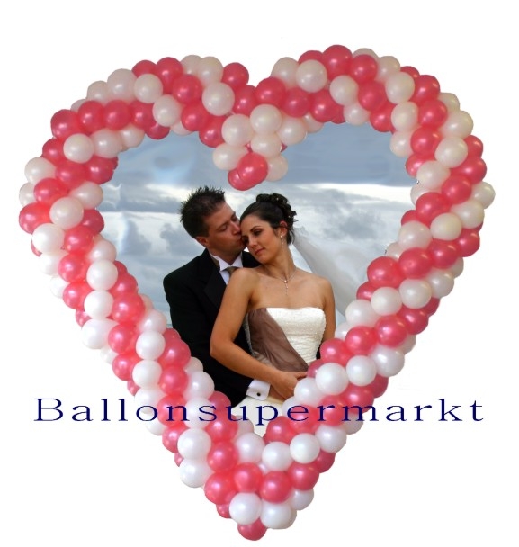 Dekoration-Hochzeit-Herzen-aus-Luftballons-rot-weiss